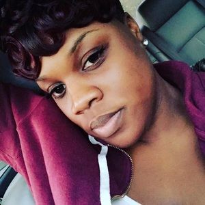 Meet your Posher, Davina